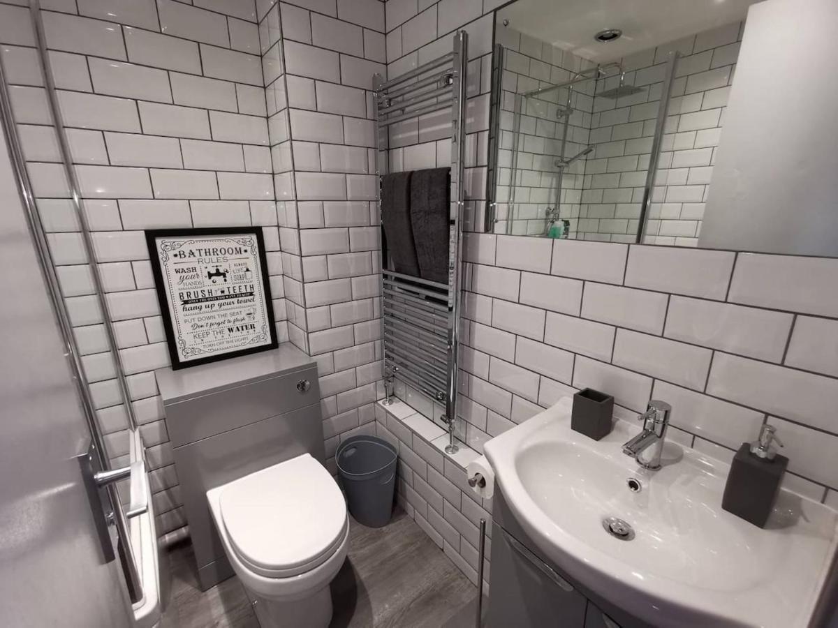 Suburban 2-Bed, Entire Home, Free Parking, Maidstone, Kent Uk Boxley Exterior photo